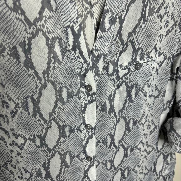 Kut from the Kloth Sinclaire Snake Print Button Up Blouse Women's Size Small - Picture 6 of 11